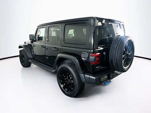 Used 2022 Jeep Wrangler Unlimited Sahara w/ Cold Weather Group AWD/4WD image 5