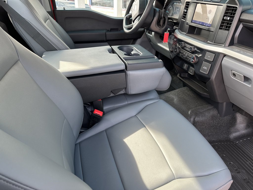 New 2024 Ford F550 4x4 Regular Cab Super Duty image 2