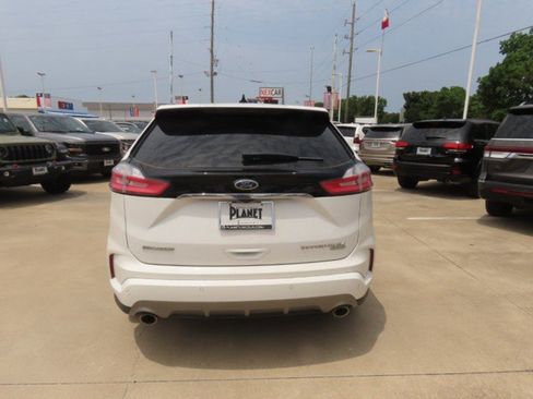 Used 2020 Ford Edge Titanium w/ Equipment Group 301A FWD image 11