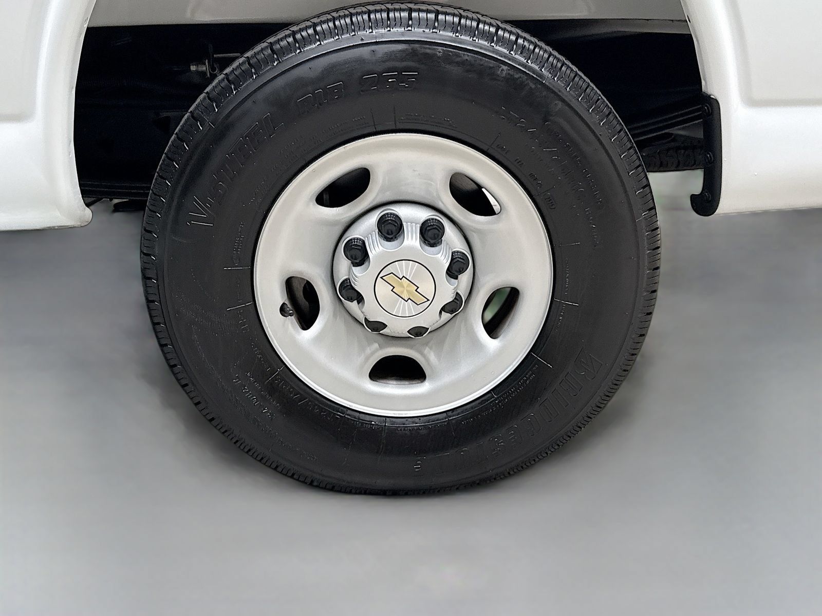 Used 2025 Chevrolet Express 2500 w/ Driver Convenience Package RWD image 28
