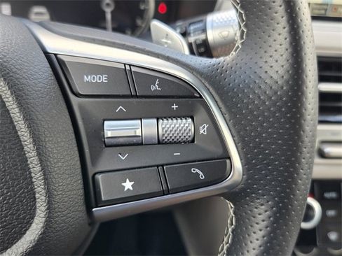 Used 2025 Genesis G70 2.5T image 24