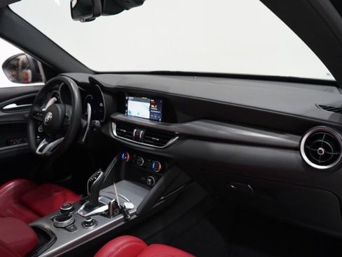 Used 2024 Alfa Romeo Stelvio Veloce image 15