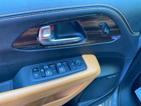 Used 2023 Chrysler Pacifica Pinnacle image 23