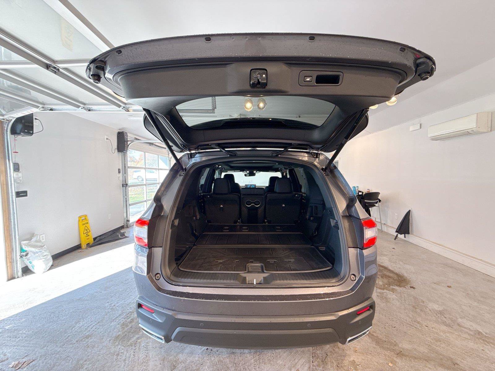 Used 2025 Honda Pilot Black Edition image 20