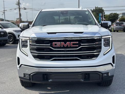 Used 2022 GMC Sierra 1500 SLT w/ SLT Premium Plus Package AWD/4WD image 2