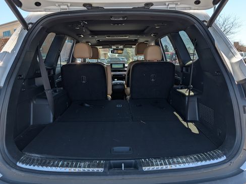Used 2022 Kia Telluride SX w/ Nightfall Edition Package AWD/4WD image 16