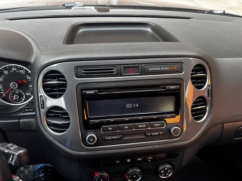 Used 2014 Volkswagen Tiguan S AWD/4WD image 31