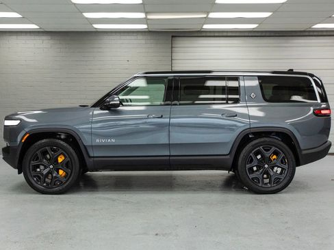 Used 2023 Rivian R1S Adventure image 6