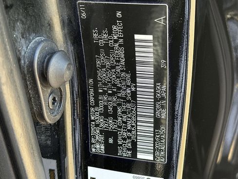 Used 2011 Toyota 4Runner SR5 AWD/4WD image 78