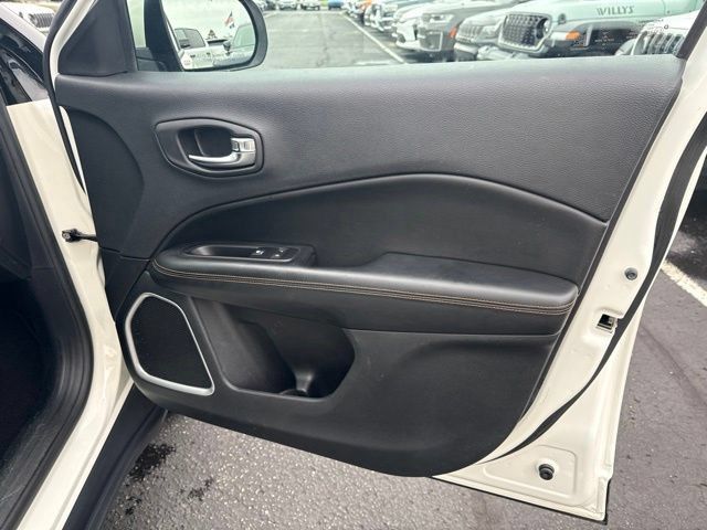 Used 2018 Jeep Compass Limited AWD/4WD image 29