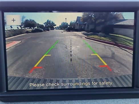 Used 2023 Ford Maverick XLT image 18