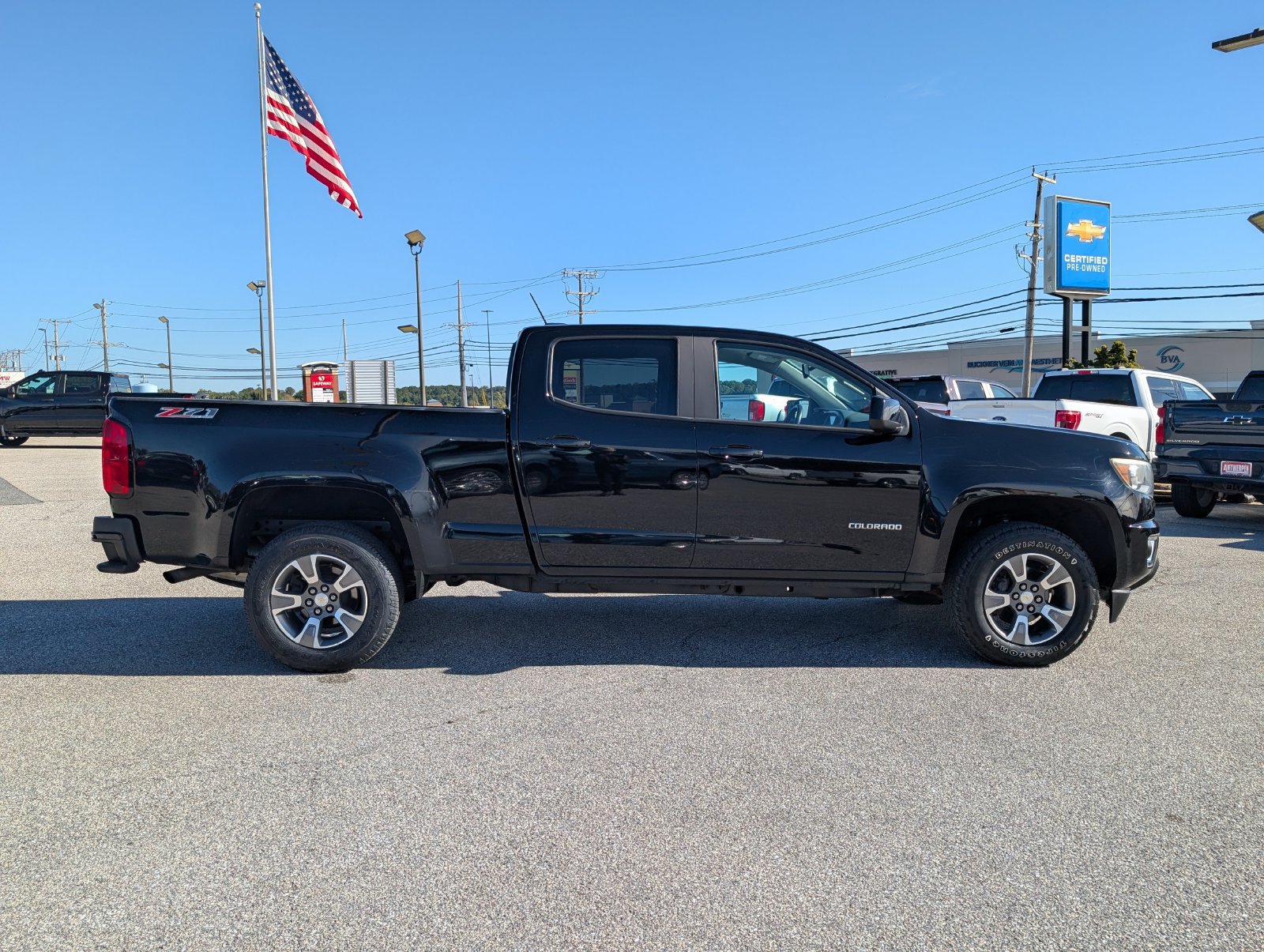 Used 2018 Chevrolet Colorado Z71 AWD/4WD image 2