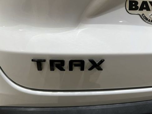 Used 2025 Chevrolet Trax RS FWD image 26