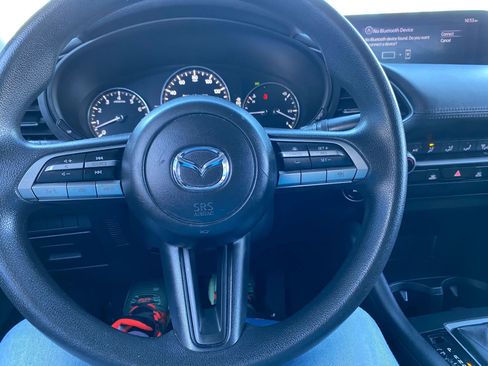 Used 2020 MAZDA MAZDA3 Sedan image 29