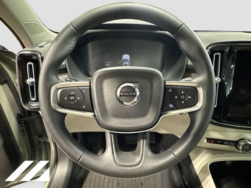 Used 2023 Volvo XC40 B5 Ultimate w/ Protection Package Premier AWD/4WD image 11