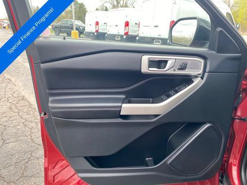 Used 2022 Ford Explorer Limited w/ Class IV Trailer Tow Package AWD/4WD image 11