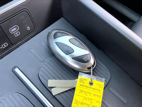 Used 2025 Hyundai Santa Fe SEL image 15