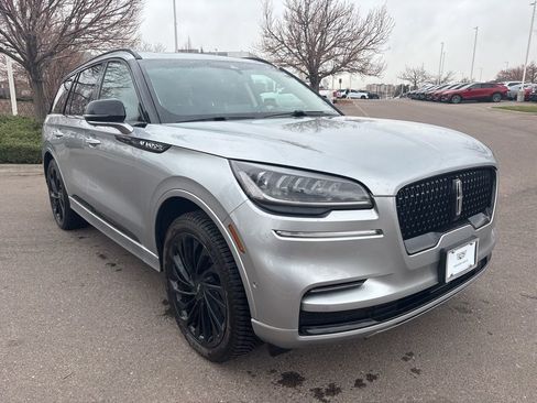 Used 2023 Lincoln Aviator Reserve w/ Equipment Group 201A image 7