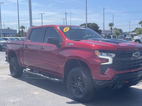 Used 2024 Chevrolet Silverado 1500 LT Trail Boss w/ Convenience Package II AWD/4WD image 2