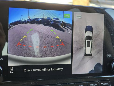 Used 2022 Nissan Pathfinder SL image 19