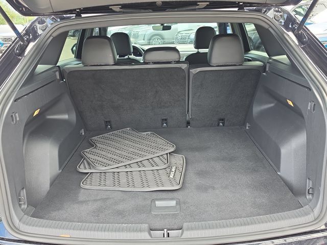 Used 2022 Volkswagen Atlas Cross Sport SE FWD image 10