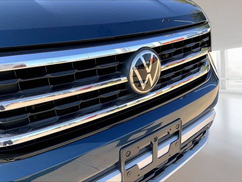 Certified 2022 Volkswagen Atlas Cross Sport SE FWD image 27