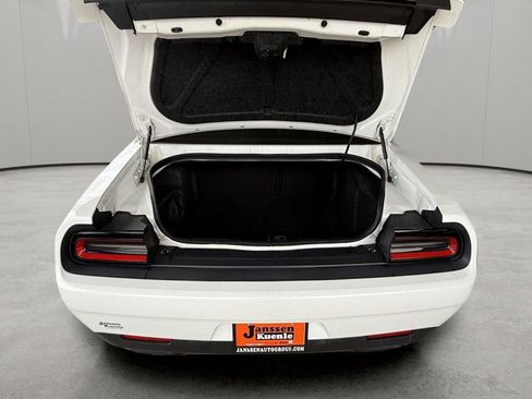 Used 2018 Dodge Challenger SXT RWD image 17