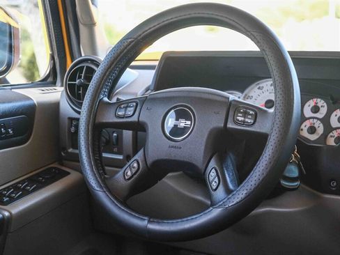 Used 2004 HUMMER H2 w/ Chrome Appearance Package image 18