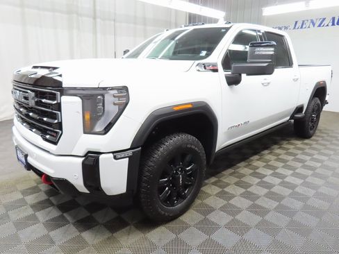 Used 2026 GMC Sierra 2500 AT4 image 6