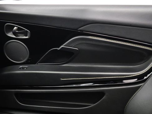 Used 2020 Aston Martin DB11 Volante image 27