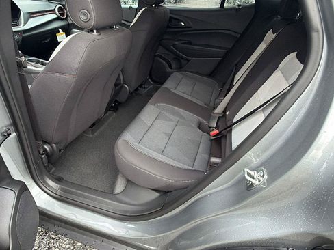 New 2026 Chevrolet Trax RS w/ Sunroof Package FWD image 19