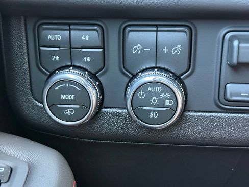 Certified 2026 GMC Yukon AT4 Ultimate AWD/4WD image 41