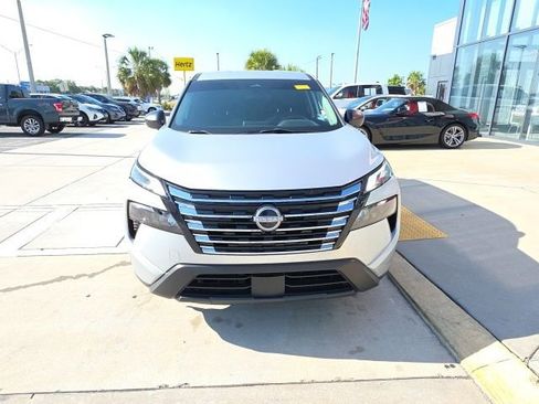 Used 2024 Nissan Rogue S image 9