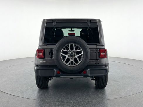 Used 2025 Jeep Wrangler Unlimited Sahara AWD/4WD image 7
