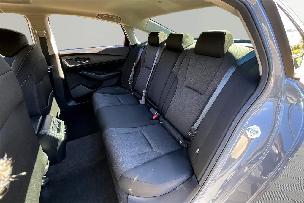 Used 2025 Honda Accord SE image 18