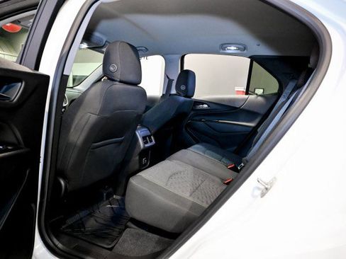 Used 2021 Chevrolet Equinox LT image 17