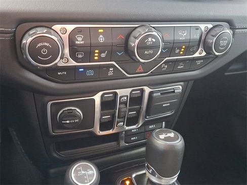 Used 2024 Jeep Wrangler High Altitude image 15