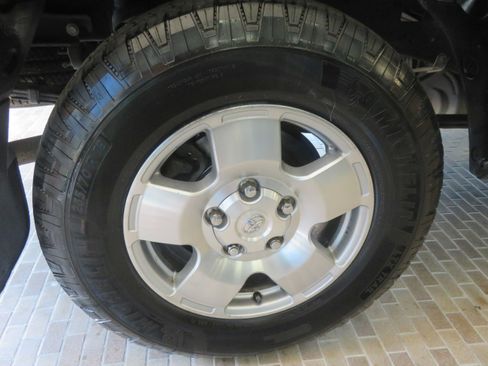 Used 2012 Toyota Tundra 4x4 Double Cab w/ Tow Pkg image 9