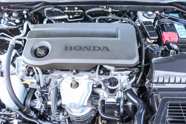 Used 2025 Honda Civic Sport image 28