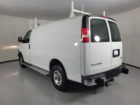 Used 2018 GMC Savana 2500 w/ Driver Convenience Package image 3