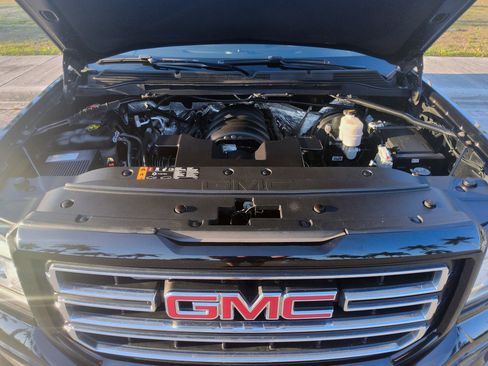 Used 2017 GMC Sierra 1500 SLE w/ SLE Value Package AWD/4WD image 39