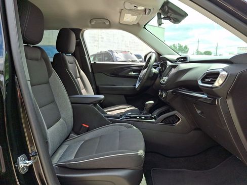 Used 2023 Chevrolet TrailBlazer LT FWD image 12