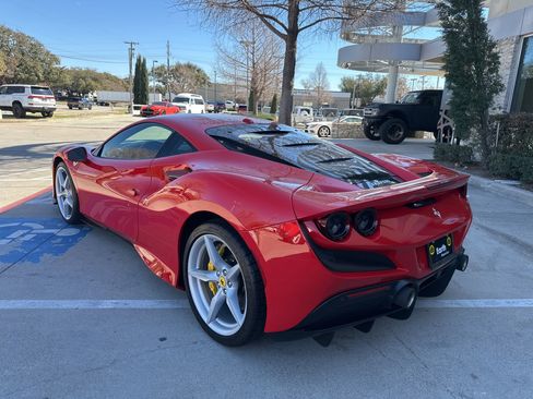 Used 2022 Ferrari F8 Tributo image 14