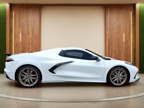 Used 2025 Chevrolet Corvette Stingray Preferred Conv w/ Z51 Performance Package RWD image 33
