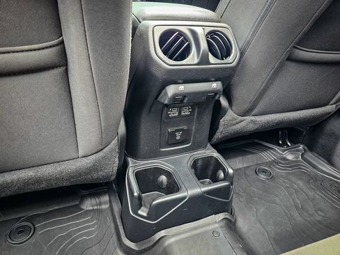 Used 2021 Jeep Wrangler Unlimited Sport AWD/4WD image 34