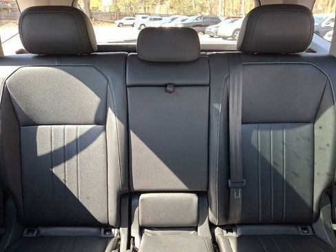 Certified 2022 Volkswagen Tiguan SE w/ Panoramic Sunroof Package image 19