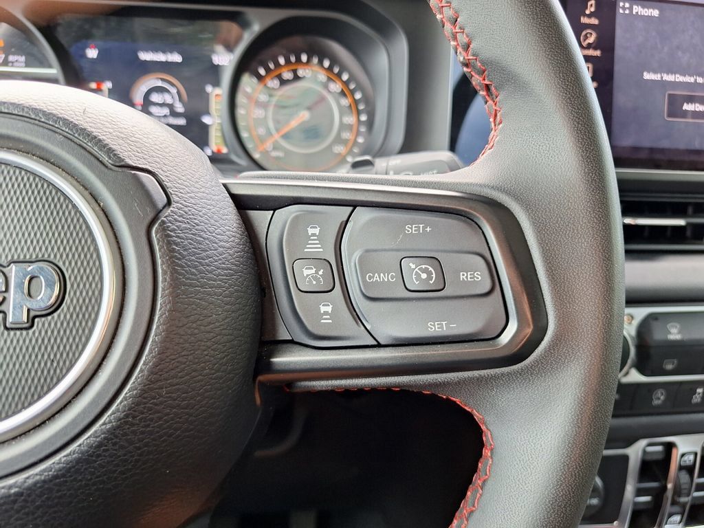 Used 2024 Jeep Wrangler Unlimited Rubicon AWD/4WD image 19