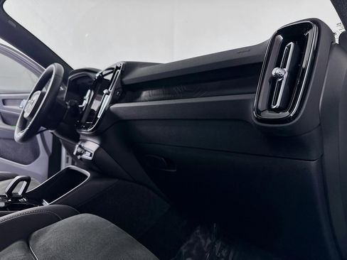 Used 2023 Volvo C40 P8 Recharge Ultimate image 35