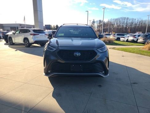 Used 2023 Toyota Highlander XSE image 2