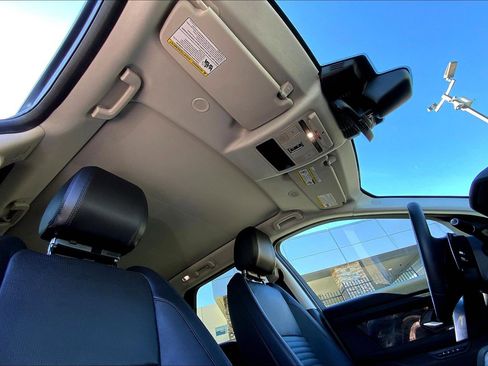 Used 2024 Land Rover Discovery Sport S image 13